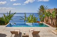 Pirate House Sea front Private Pool Garden Funchal - B&B Funchal