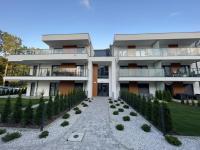 Plażowa Park Apartment with Garden by Noclegi Renters - Bed and Breakfast