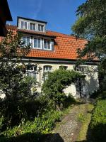 Geräumiges Wohnen für 7 Personen- Parkplatz- Waschmaschine- 3 Schlafzimmer - Bed and Breakfast