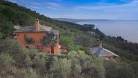 Villas 2 Cypresses with Private Pools - B&B