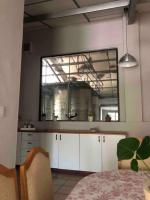 Winecellar Cave, on wine farm & where lions roar! - B&B Stellenbosch