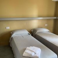 Zweibettzimmer mit Bad