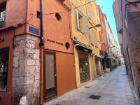 CAN PI N3 - Central - Place parking République inclus & Wifi - B&B
