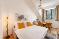 Deluxe Queen Suite