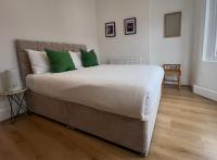 2025 Award Winner Liverpool Cherry House - 4 Bedrooms - B&B
