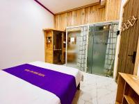 Deluxe Double Room with Shower