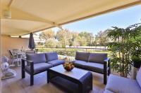 Centre St Tropez - Gd 2 pièces, piscine et parking - B&B