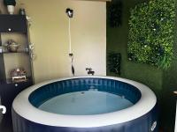 Cosy maison Honfleur 2 chambres parking jardin et jacuzzi - B&B La Rivière-Saint-Sauveur