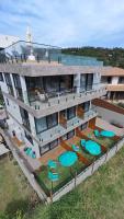Casa Oceano Praia do Rosa, apartamentos pé na areia, Praia do Rosa - B&B Praia do Rosa