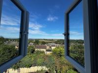 Boutique 2 storey home nr centre - Bed and Breakfast