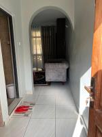 Lush Penthouse Studio bamburi with balcony views - Bed and Breakfast Mombassa