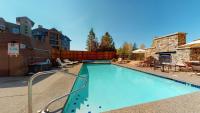 Snow Flower 204 -REDUCED RATES- Pool, Hot Tub, Balcony with Views, Steps to Gondolas, Restaurants - Ferienwohnung Steamboat Springs