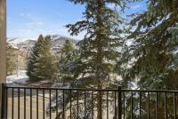 Snow Flower 204 -REDUCED RATES- Pool, Hot Tub, Balcony with Views, Steps to Gondolas, Restaurants - Chambres d'hôtes Steamboat Springs
