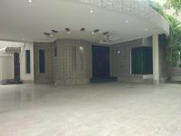 3BHK Ground Floor Near Emporium Mall & Expo Center - B&B