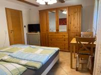 Ferienzimmer Oelhaf Zimmer in Grau Self Check-In mit Key Tresore - B&B Wilhelmsdorf