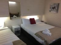 Twin Room (3 Adults)