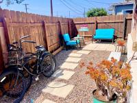 Cozy Beach Cottage with Bicycles - B&B San Diego