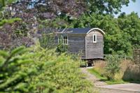 The Parlour, for Alton Towers & the Peak District - B&B Uttoxeter