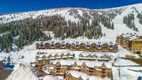 Treetops Ski Luxury Townhouse - B&B Big Eddy