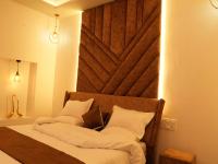 Chambre Double ou Lits Jumeaux - Vue sur Piscine