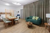 Suite with Hot Tub