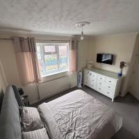 Lovely 3 bedroom house in Borehamwood . - Chambres d’hôtes Borehamwood