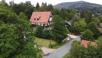 Ferienwohnung Hirschmann 7 mit Sauna, Kamin, Balkon - Bed and Breakfast Braunlage