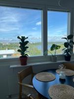 Valoisa kaksio merimaisemalla keskustassa - B&B Vaasa