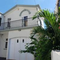 Charismatic 6-beds private spacious family villa with private big pool near beach flic en flac - Chambres d'hôtes Flic en Flac