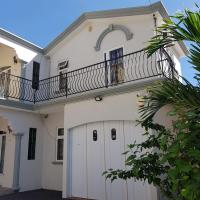 Charismatic 6-beds private spacious family villa with private big pool near beach flic en flac - B&B Flic en Flac
