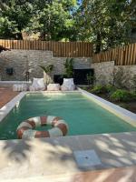 Refúgio da Caniçada T4 Piscina Aquecida Gerês - B&B