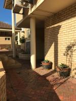 Marina Luxury Apartment & Marina Retreat Ground Floor with Ocean Views Beresford - Bed and Breakfast
