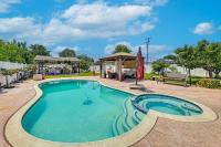 West Covina Gem with Pool 25 Mi to Disneyland! - Ferienwohnung