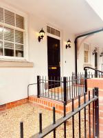 Stylish 3BD Townhouse in Central Winchester - B&B