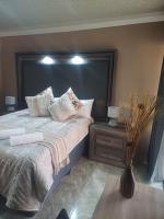 Gugulethu Villa - Chambres d’hôtes Rensburgdorp