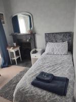 Single Room with Private External Bathroom