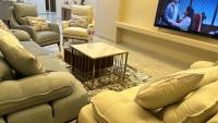 شقه راقيه للعائلات فقط مكيفه بالكامل بكمبوند مون سيتى بالعبور - Ferienwohnung Abū Şīr