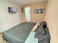 Centrico, Cama King Size & Cocina Cerca de la UAS - B&B La Lima