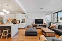 Large CBD apartment with parking - B&B Launceston