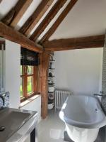 'Toasty Oasty' - 18th Century Oast House - B&B Cranbrook