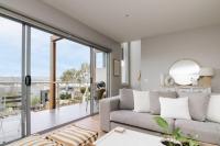 Martha Cove Family Retreat with Pool Access - Ferienwohnung