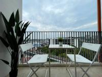 Emporis 9 Netflix SEGI Emhub Kota Damansara IKEA Thomson - B&B Petaling Jaya