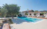 Villa LV near Novigrad for 8 people spa & children playground only 1,5 km from beach - B&B Brtonigla