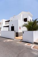 Beautiful and luxurious villa with heated pool and free Wi-Fi in Playa Blanca. - Chambres d'hôtes Playa Blanca