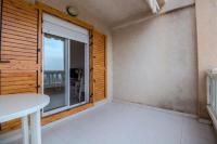 Apartamento en Torrevieja con Piscina y a 100 metros de la playa - Chambres d'hôtes Torrevieja