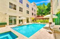 South Beach Haven- Steps to the Beach- 1 King Bedroom 2 Beds 1 Bathroom Apartment - B&B