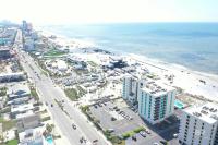 Condo on the Beach- walk to restaurants, shops and activities. - B&B