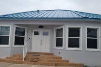 Stylish 2 bedroom home Steps from private beach - B&B Waveland