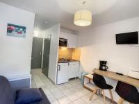 Charmant Studio à Lamalou, 400m du Centre, Balcon, Wifi, Animaux Bienvenus - FR-1-451-137 - B&B Lamalou-les-Bains