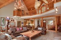 Rivercrest Lodge with Hot Tub-Pool Table-Firepit - B&B North Wawona